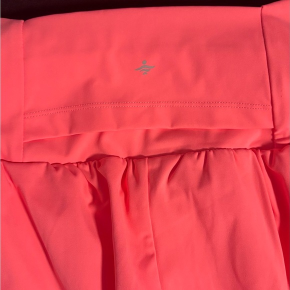 Halara Coral Pink Flowy Athletic Shorts 7” Inseam Size L Tennis Style - Picture 5 of 5